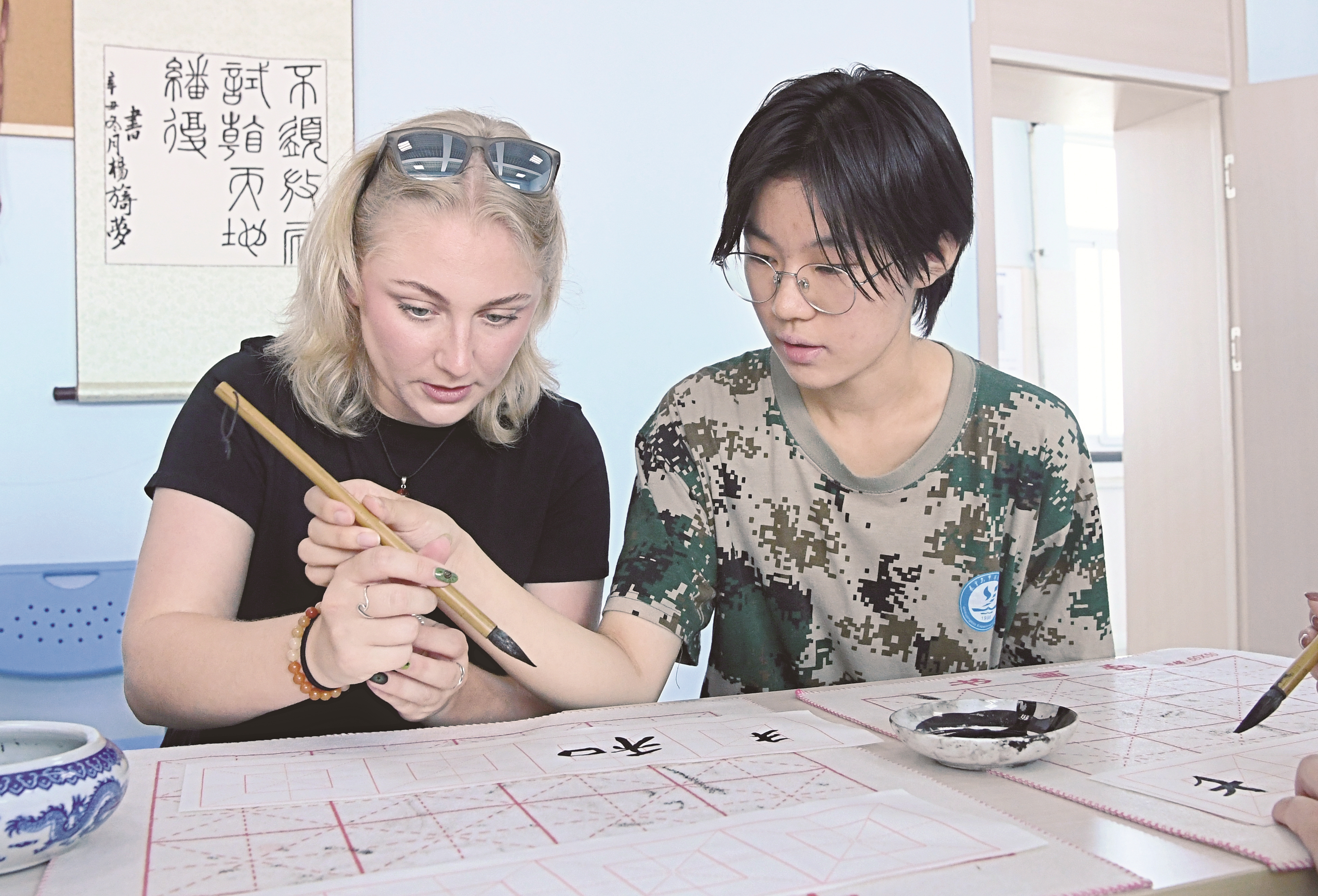 長(zhǎng)城連友誼 文化架心橋