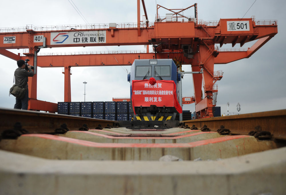 △ 2011年9月22日拍攝的首列“渝新歐”宏碁專列。新華社記者 李健 攝